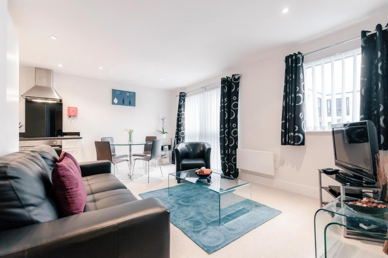 Roomspace Serviced Apartments - Capitol Square Epsom Zimmer foto