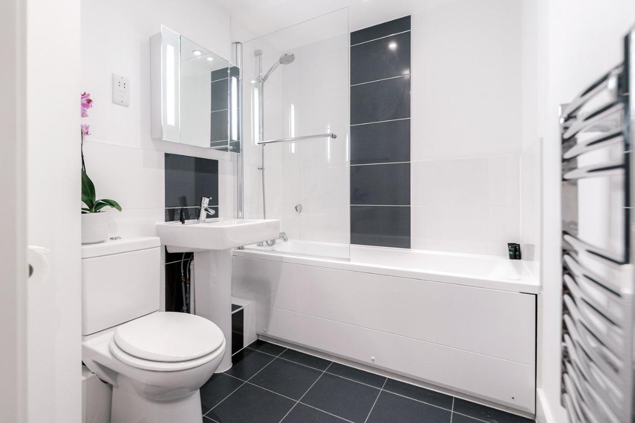 Roomspace Serviced Apartments - Capitol Square Epsom Exterior foto